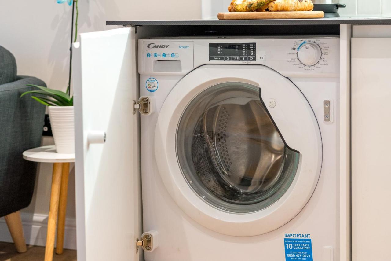 Westfield 2 Bedroom Near Notting Hill Appartamento