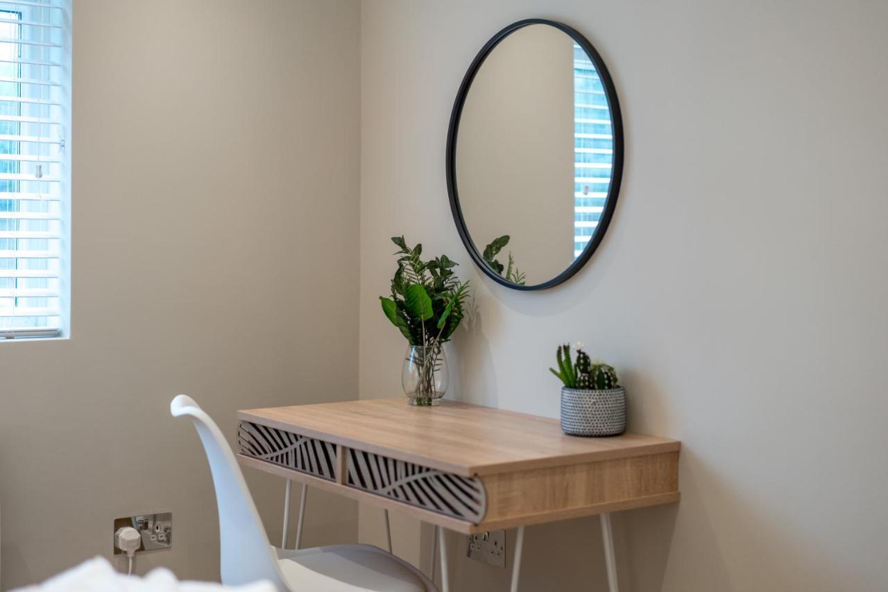 Westfield 2 Bedroom Near Notting Hill Londra