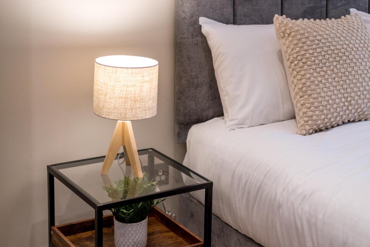 Appartamento Westfield 2 Bedroom Near Notting Hill Londra
